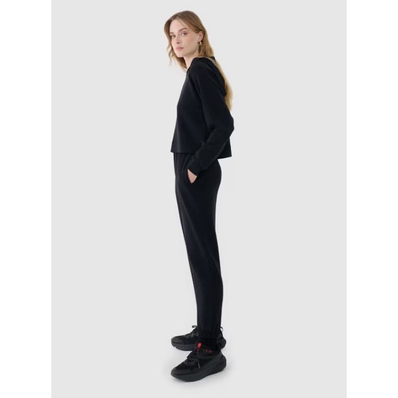 Dámske tepláky 4F TROUSERS CAS F1010-20S-DEEP BLACK 4