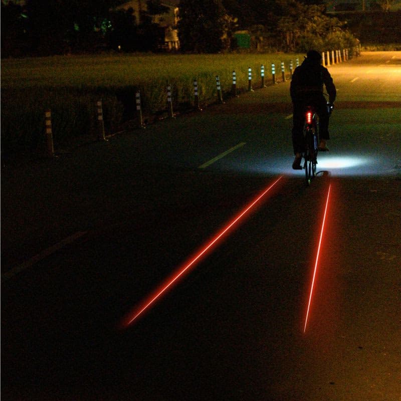 Svetlo na bicykel LEZYNE LASER DRIV 4
