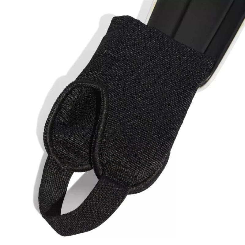 Futbalový chránič ADIDAS MESSI SG MTC J SILVMT LUCRED BLACK 3