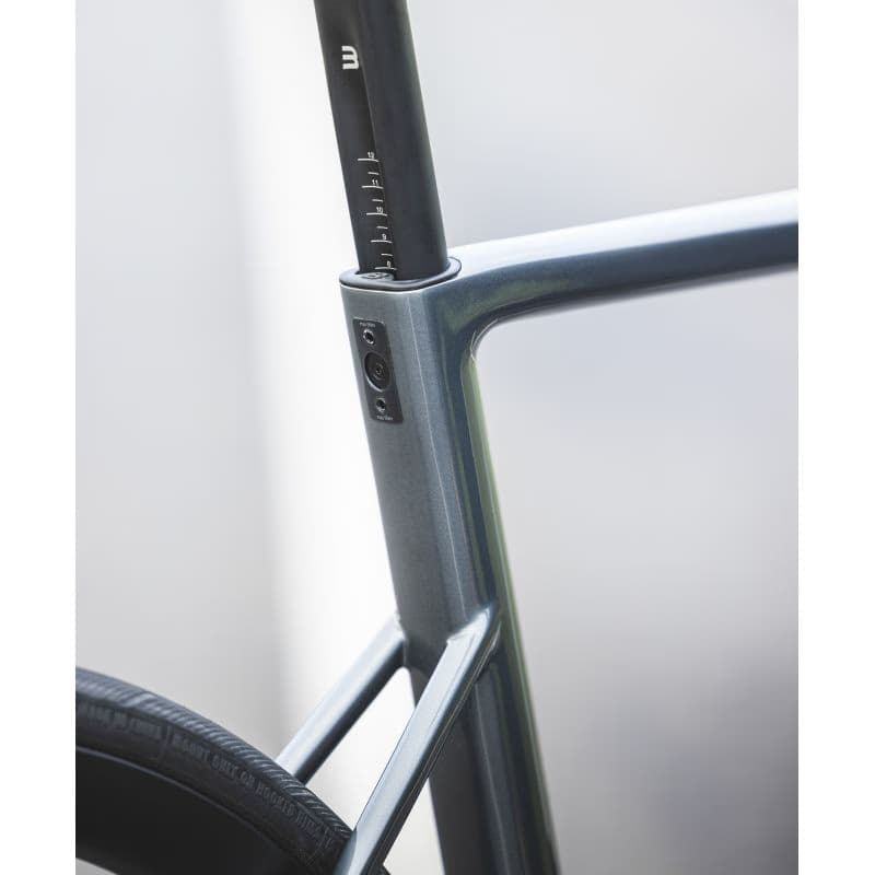 Cestný bicykel BASSO Astra disc, Shimano 105 Di2, Microtech MrLite, gray asphalt 6