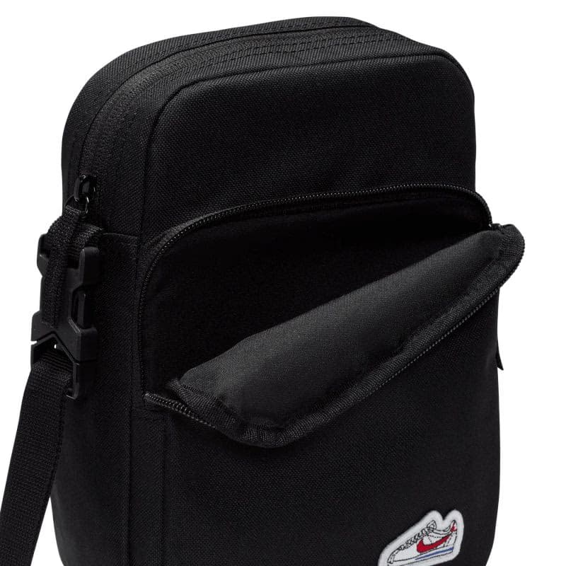 Malá taška cez rameno NIKE NK HRTGE CRSSBY - CORTEZ PTCH 3
