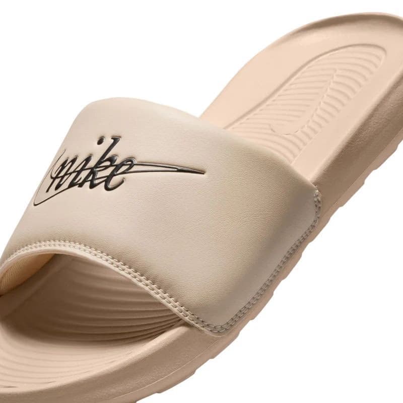 Dámske šlapky (plážová obuv) NIKE Victori One W sanddrift black sanddrift 5