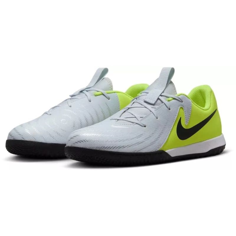 Chlapčenské futbalové kopačky halové NIKE Phantom GX 2 Academy Jr IC metallic silver volt black 3