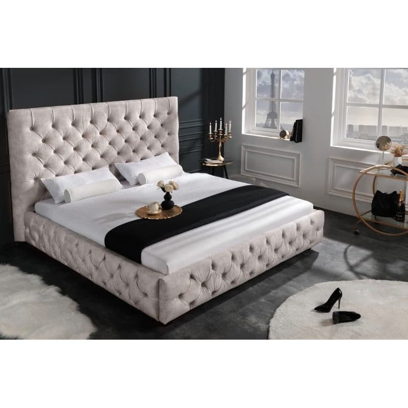 Estila Luxusná chesterfield manželská posteľ Kreon so svetlým zamatovým poťahom vo farbe šampanského 180x200cm