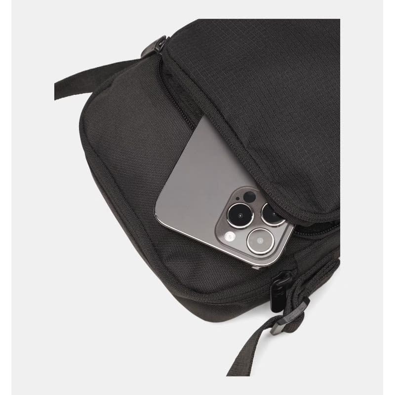 Malá taška cez rameno UNDER ARMOUR UA Essential Ripstop XB 5