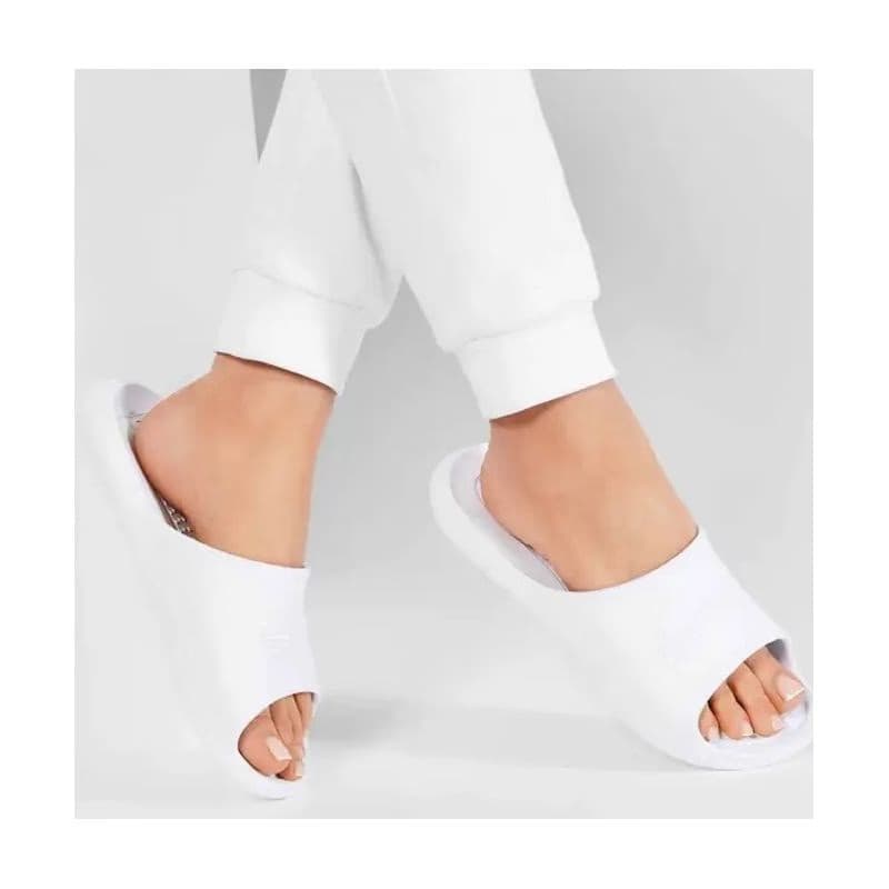 Dámske šlapky (plážová obuv) NIKE Victori One Ws white white white 5