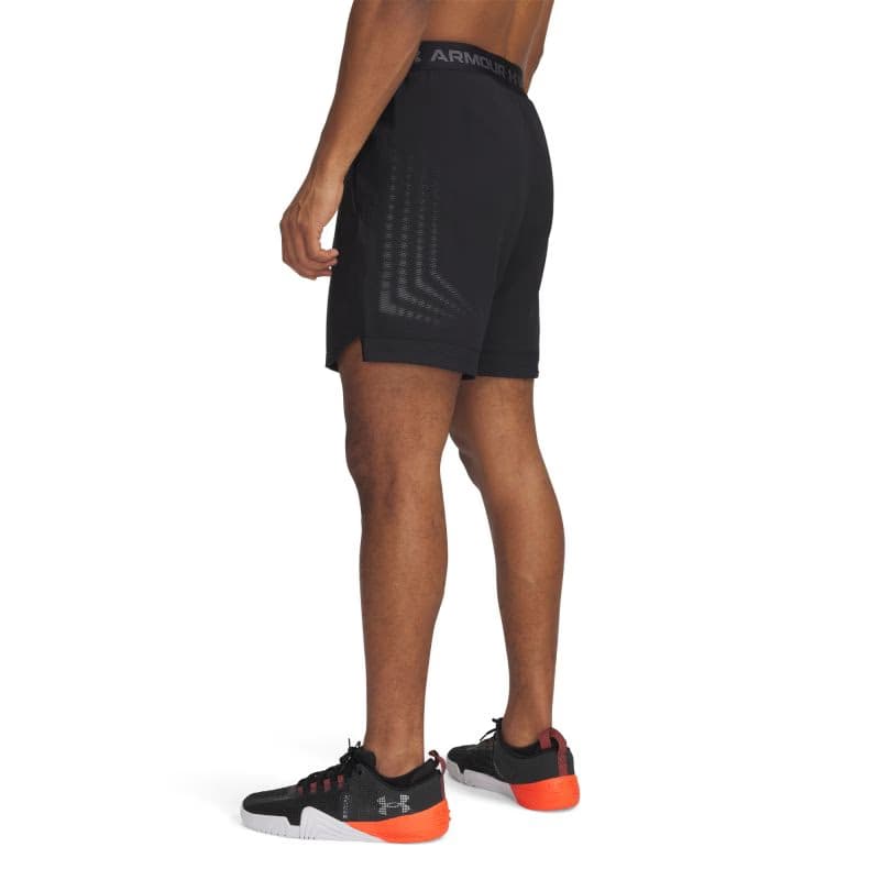 Pánske tréningové kraťasy UNDER ARMOUR Vanish Woven 6in Graphic Sts-BLK 2