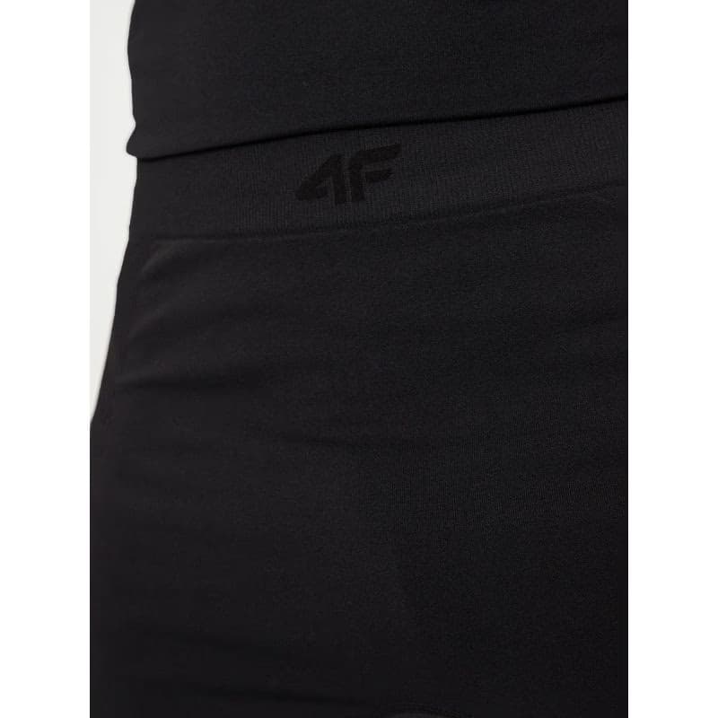 Pánske termo nohavice 4F SEAMLESS UNDERWEAR-WAW24USEAM173-20S-DEEP BLACK 4
