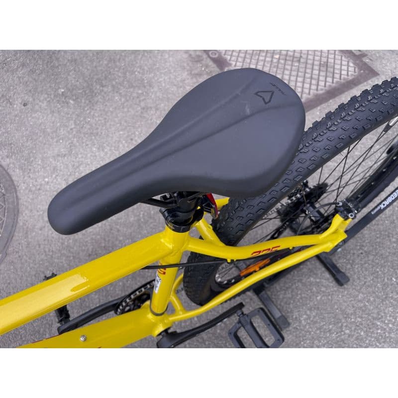 Juniorský horský bicykel AMULET 27,5 Tomcat 1.9 SH, lemon chrome red 5