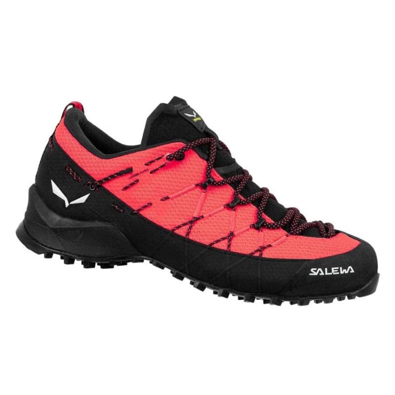 Dámska nízka turistická obuv SALEWA Wildfire 2 W fluo coral black 2