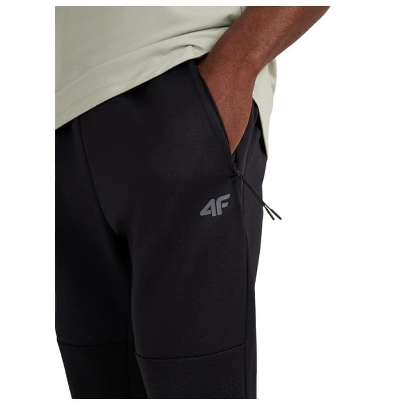 Pánske tréningové nohavice 4F TROUSERS FNK M0888-WAW25TFTRM0888-20S-DEEP BLACK 4