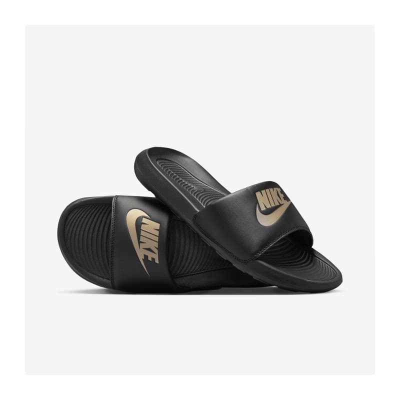 Pánske šlapky (plážová obuv) NIKE Victory One black metallic gold black 4