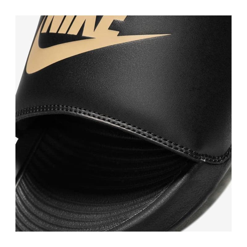 Pánske šlapky (plážová obuv) NIKE Victory One black metallic gold black 5