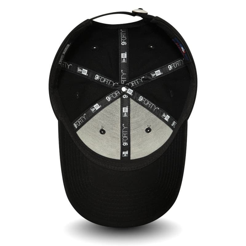 Dámska šiltovka NEW ERA 940W MLB Essential wmns NEYYAN-BLKBLK 3