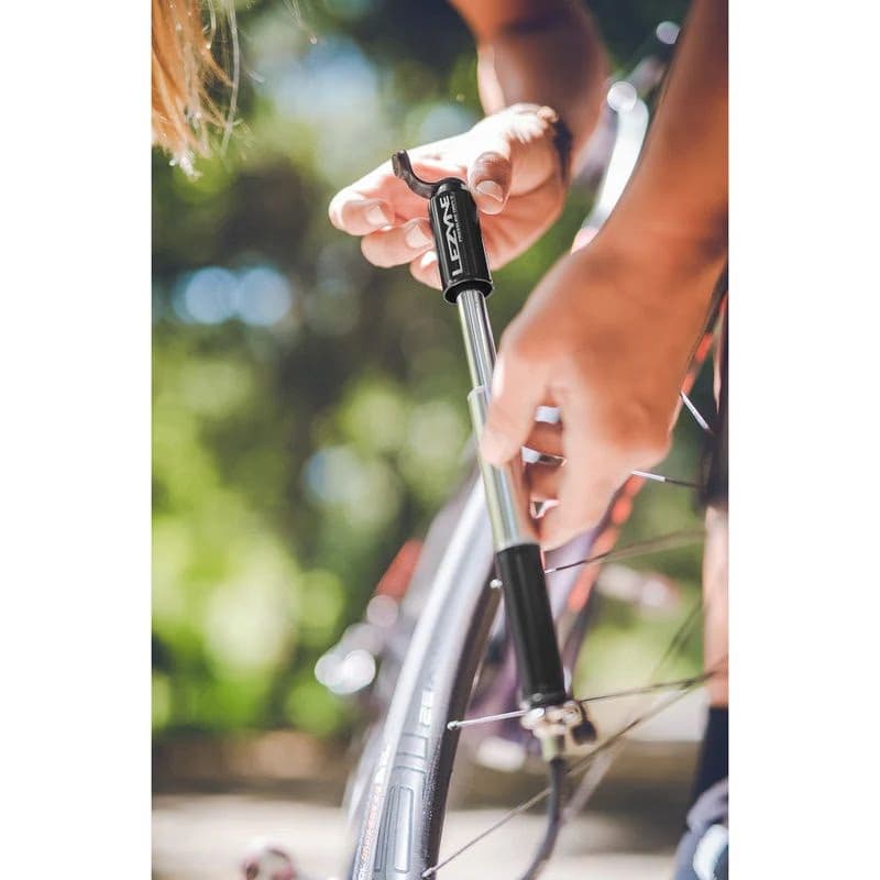 Pumpa na bicykel LEZYNE PRESSURE DRIVE - M 4