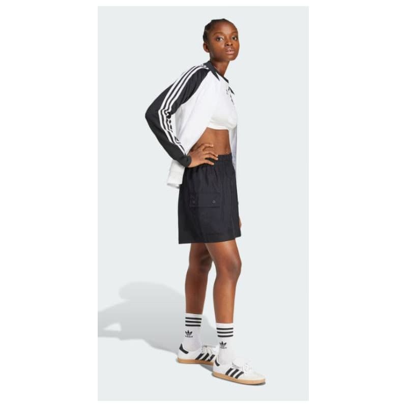 Dámske kraťasy ADIDAS ORIGINALS ESS C SHORTS-BLACK 3