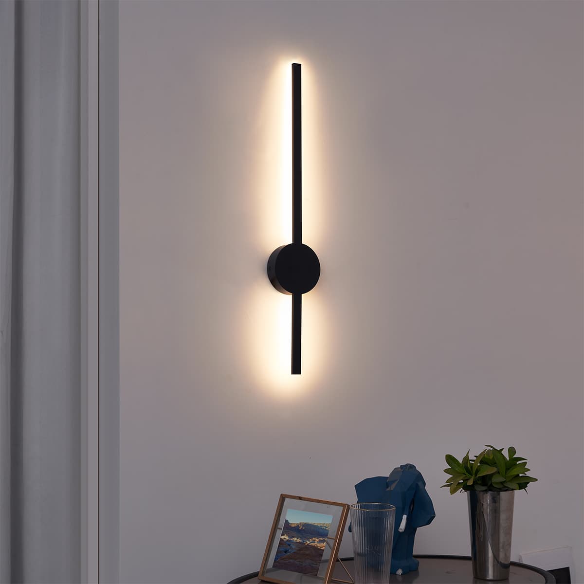 Moderné nástenné svietidlo čierne 60 cm vrátane LED - Clockwise 1