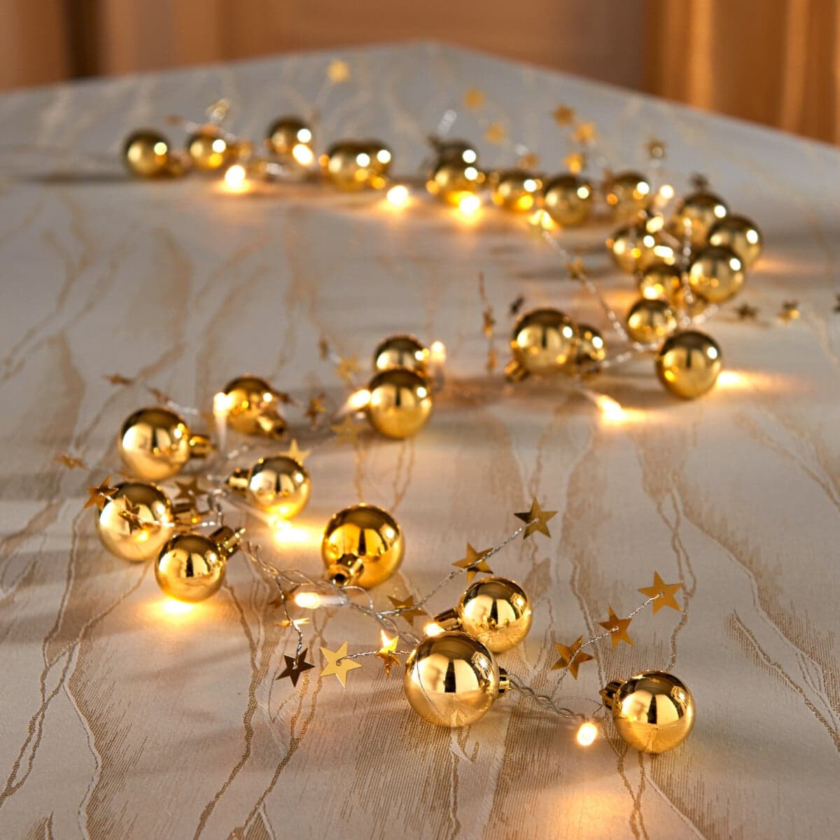 Svetelná LED reťaz Zlaté gule 1