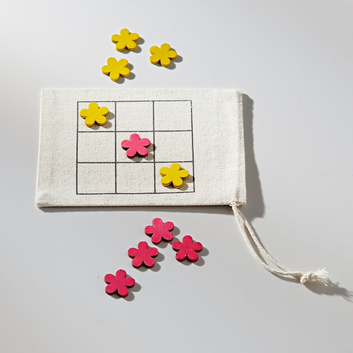 Tic-Tac-Toe v taštičke 1