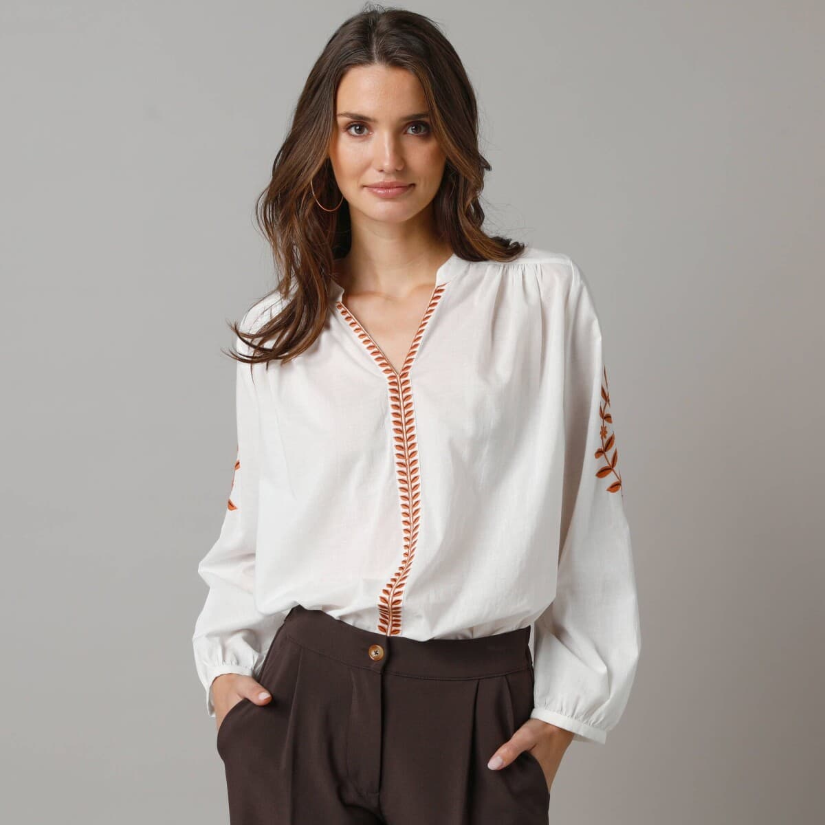 Oversize blúzka s vyšívanými detailmi