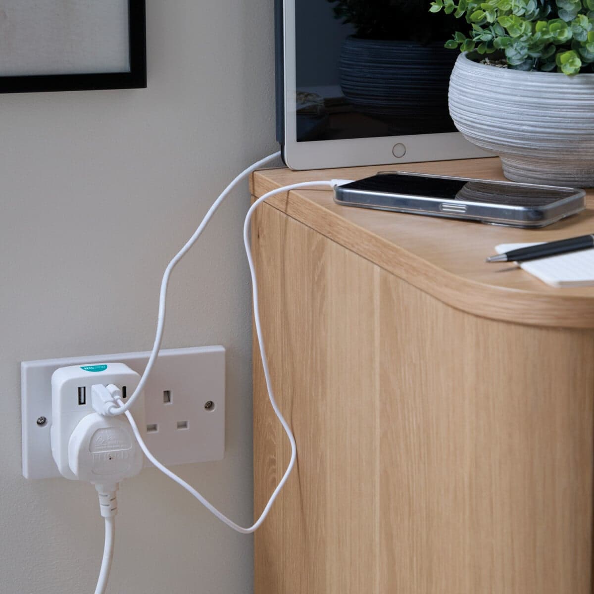 Viacportová nabíjačka s USB 1