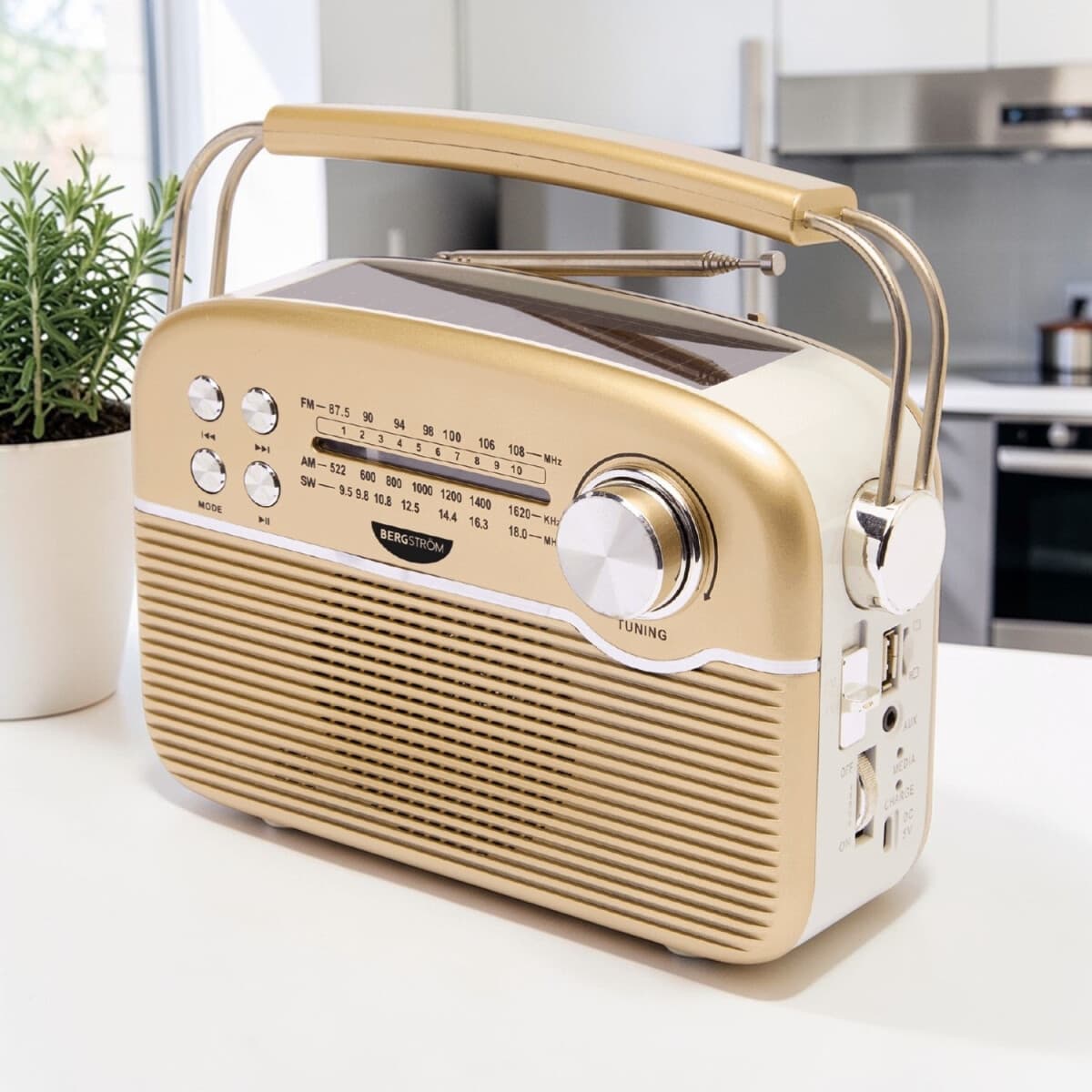 Solárne retro rádio