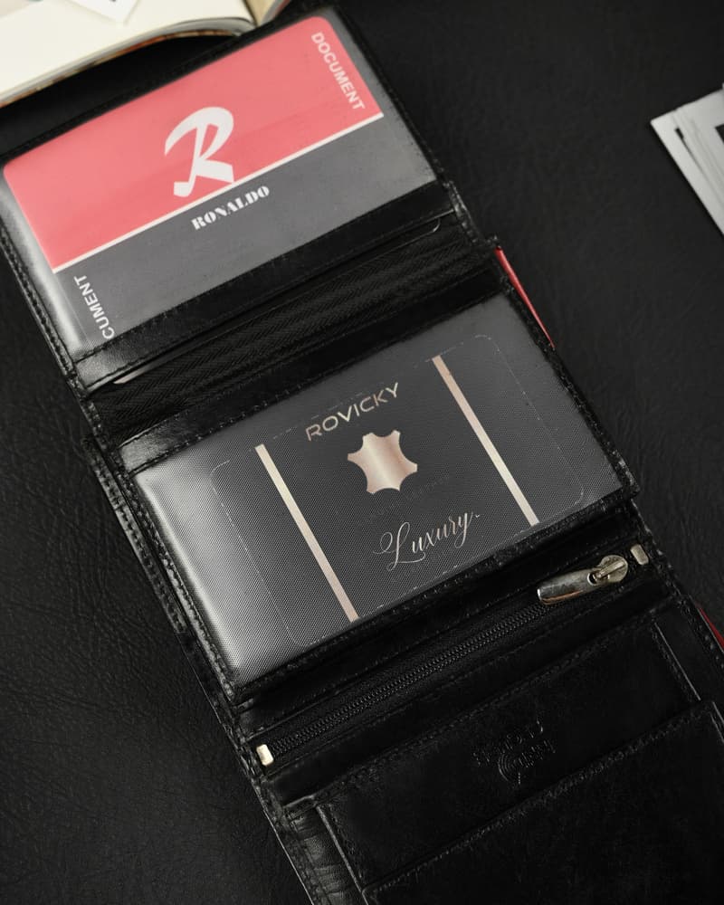 Kožená peňaženka so zapínaním a RFID systémom - Ronaldo 1