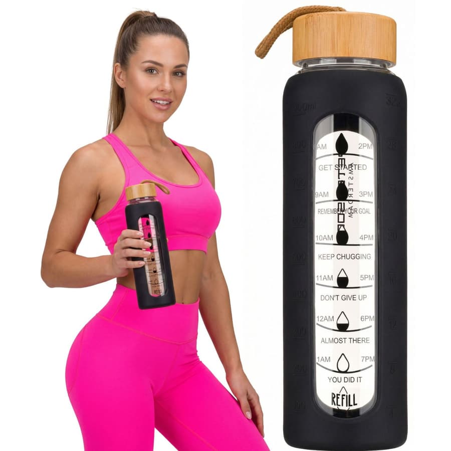 Motivačná sklenená fľaša na vodu 960 ml čierna so silikónovým obalom Peterson