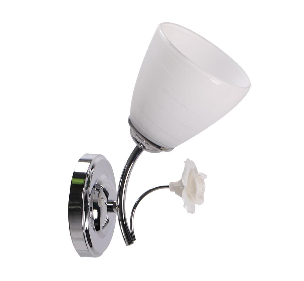 Jednoduchá biela chrómová nástenná lampa Ariam