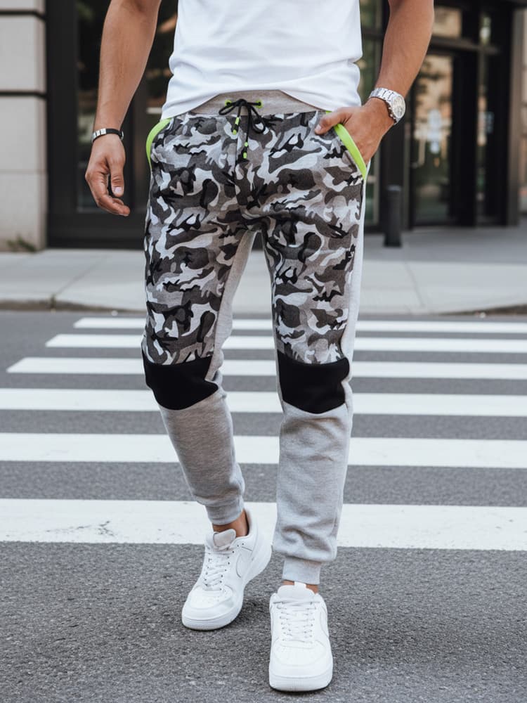 Pánske šedé camo tepláky Dstreet UX4428