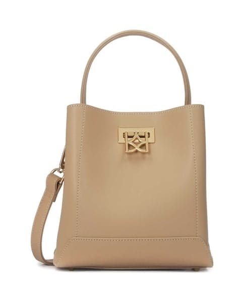 Leather bag with a large metal fastening 1