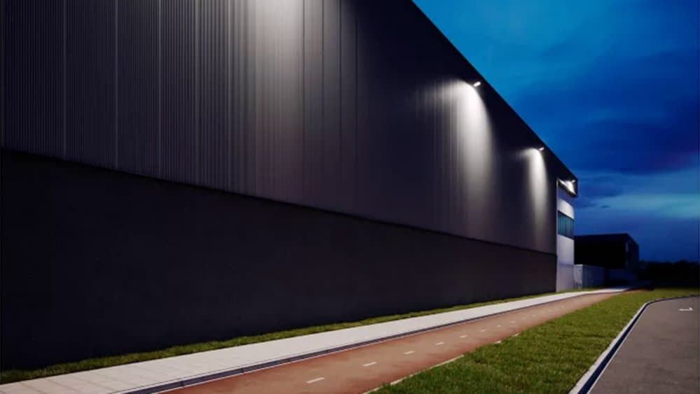 LED reflektor 50W 6000lm 3000K/4000K/6500K IP65 so senzorom pohybu čierny PHILIPS LEDINAIRE