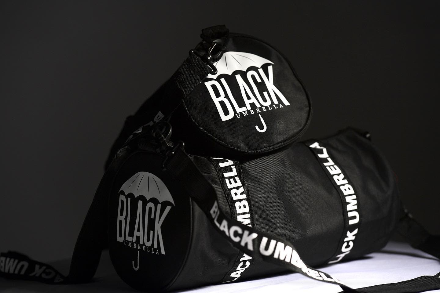 Taška RAZ SIMONE - Black Umbrella Mini Duffle Bag
