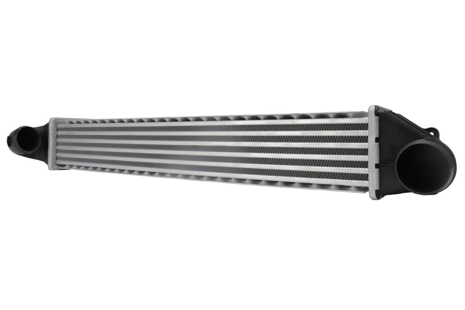 HELLA Chladič plniaceho vzduchu 8ML 366 341-901 1