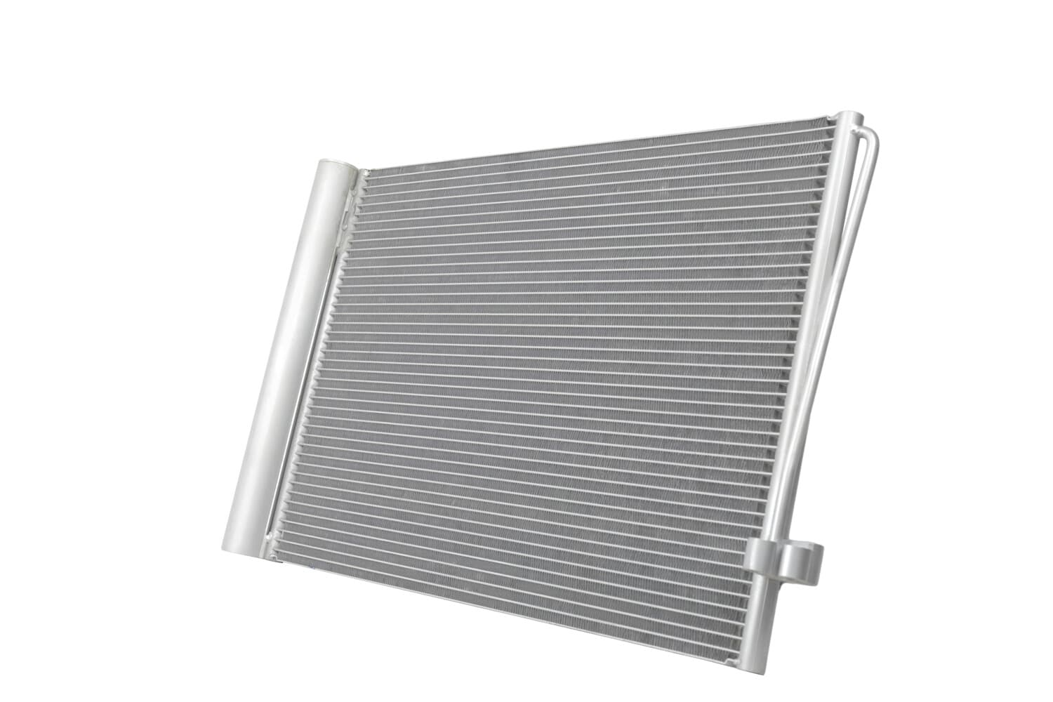 HELLA Kondenzátor klimatizácie 8FC 366 220-471 1