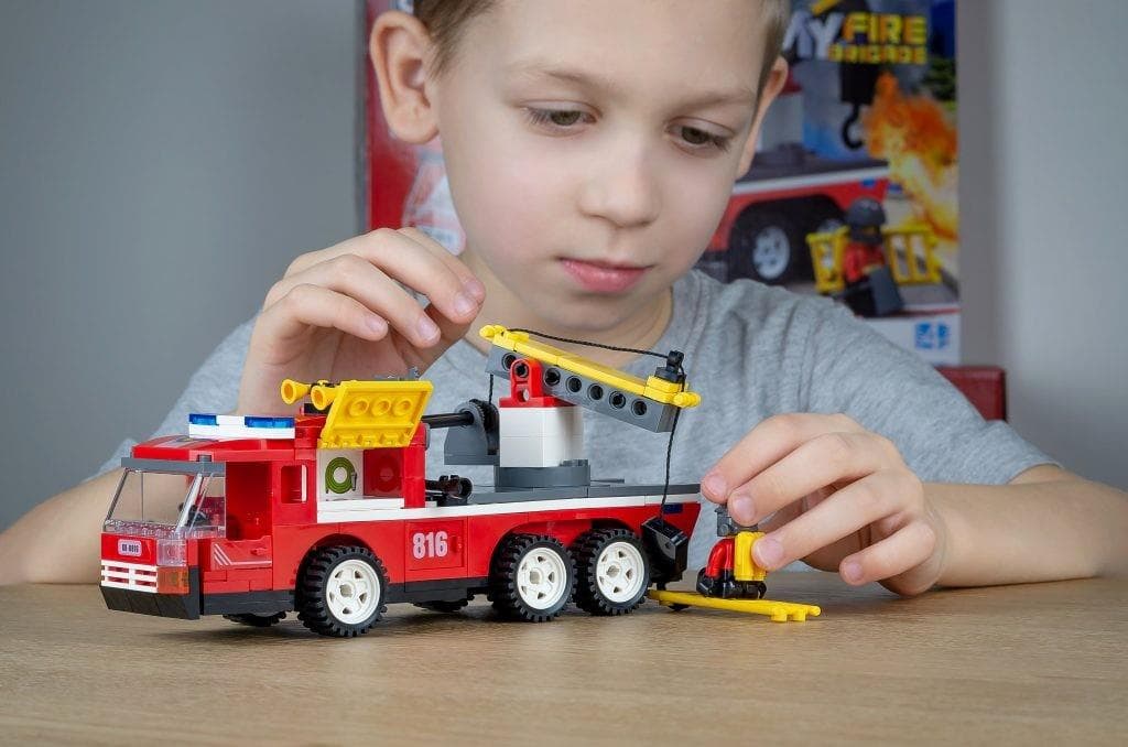 BLOCKI - MyFireBrigade Fire engine with tow hook