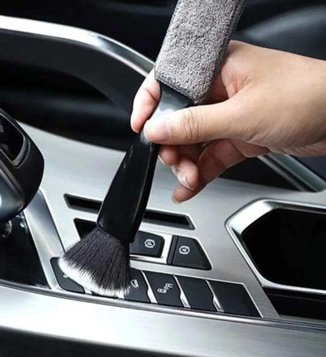 Kefa na čistenie vnútorných častí automobilu 1