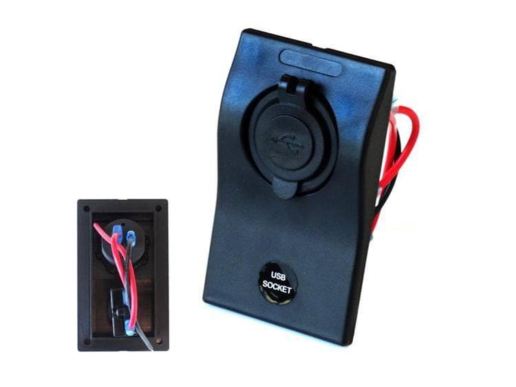 Panel 2×USB (1×1 A, 1×2,1 A), 1BA 5 A 1