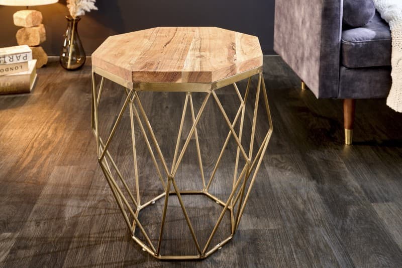 Estila Dizajnový príručný stolík Solid Diamond z masívu v modernom štýle s kovovou podstavou v zlatej farbe hnedý 50cm 1