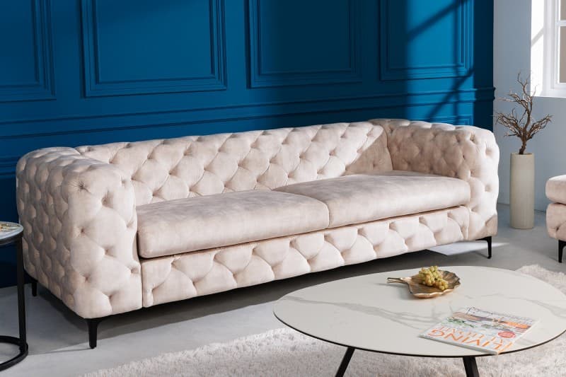 Estila Zamatová čalúnená sedačka Limonny v krémovej farbe champagne v modernom barokovom štýle 235cm