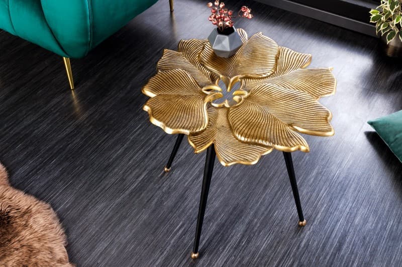 Estila Glamour dizajnový konferenčný stolík Ginko v zlatom prevedení v tvare listov ginka s čiernymi nožičkami 50cm 1