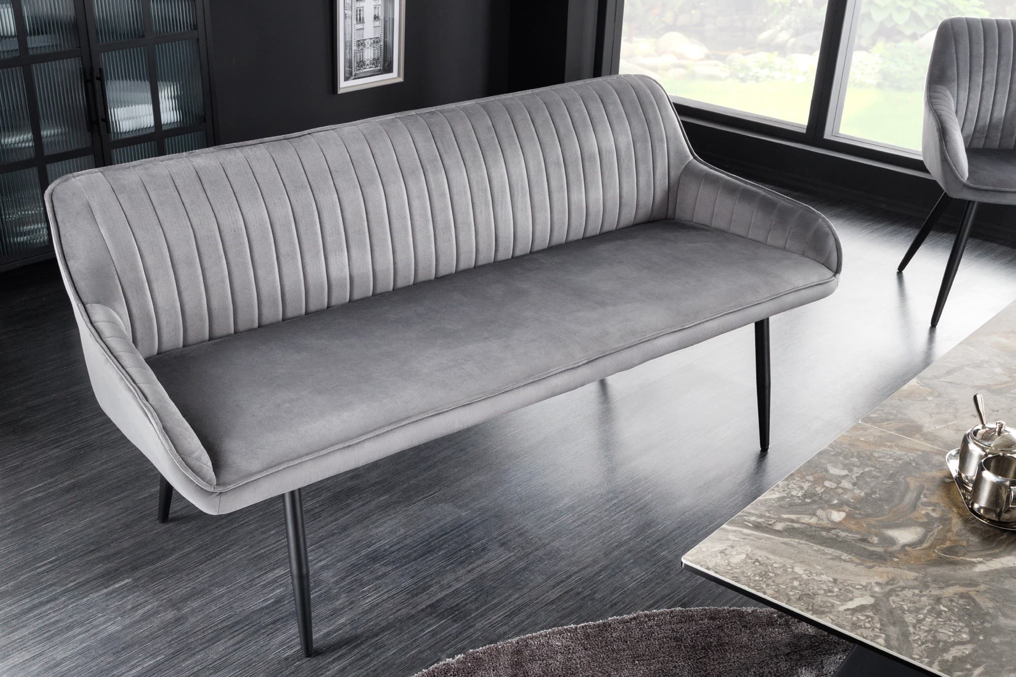 Estila Moderná lavica Vittel v sivom prevedení z mikrovlákna s čiernymi nožičkami 160cm