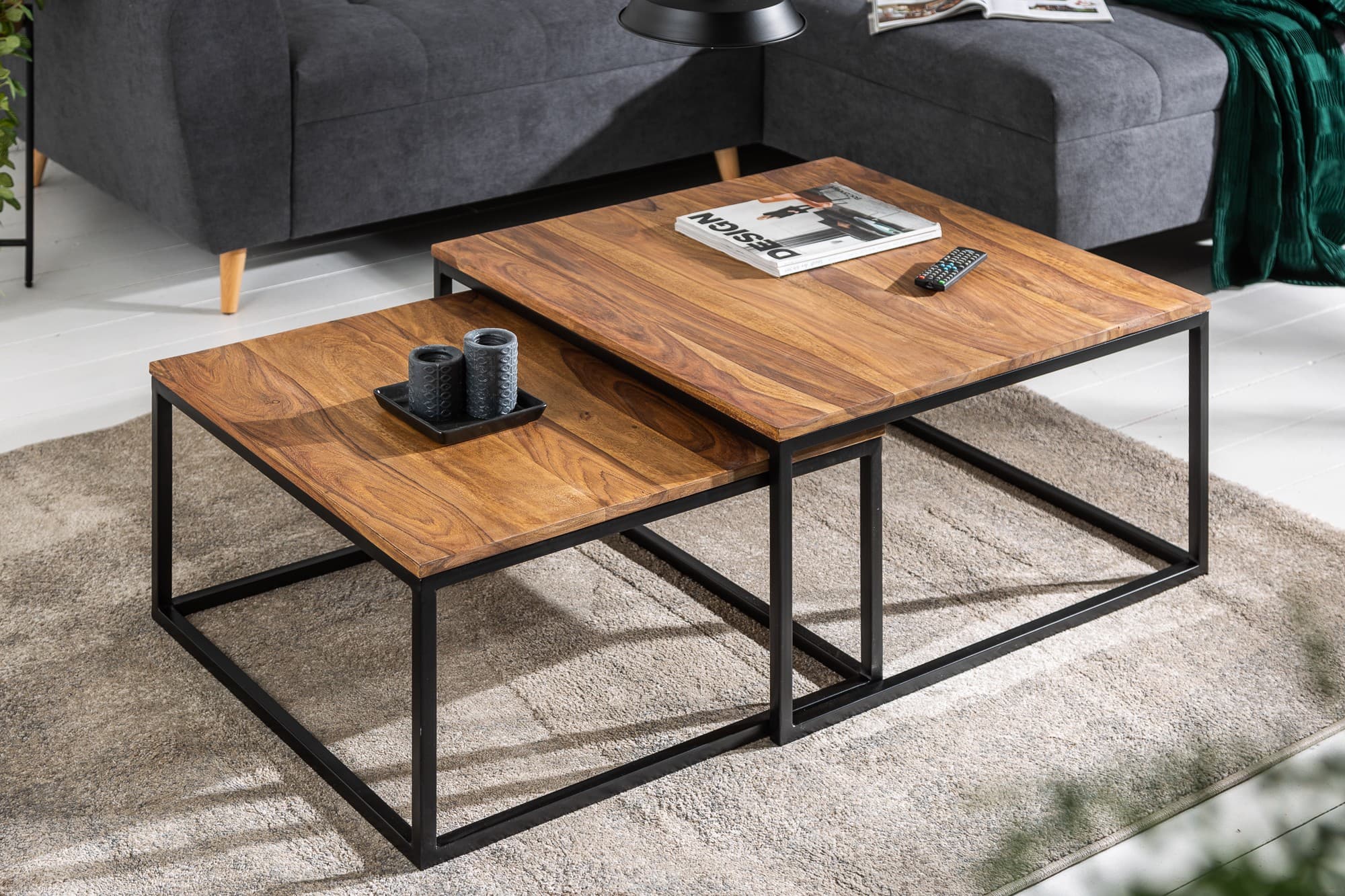 Estila Industriálny set dvoch konferenčných stolíkov Elements II zo sheesham dreva a z čiernej kovovej podstavy 65cm 1