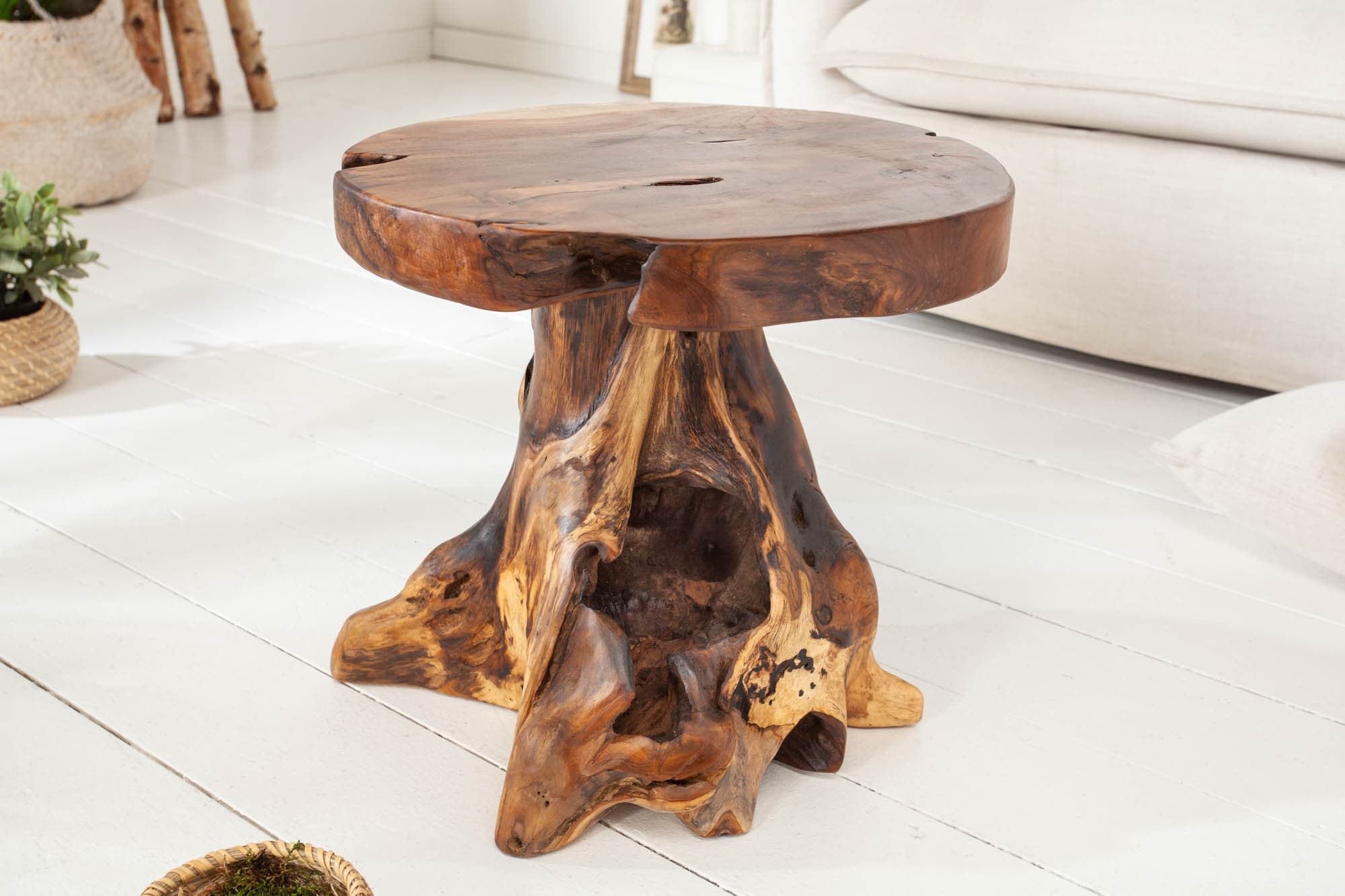 Estila Dizajnový odkladací stolík Root 40cm
