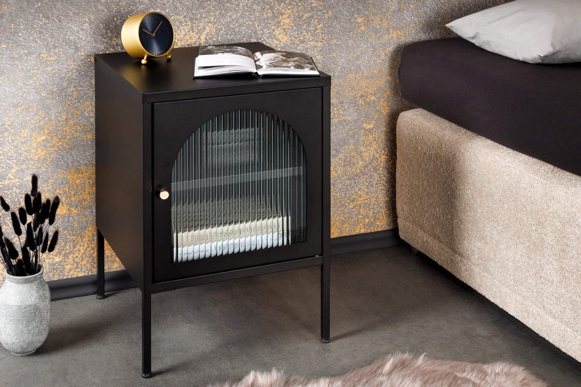 Estila Industriálny nočný stolík Industria Durante v čiernej farbe 61 cm