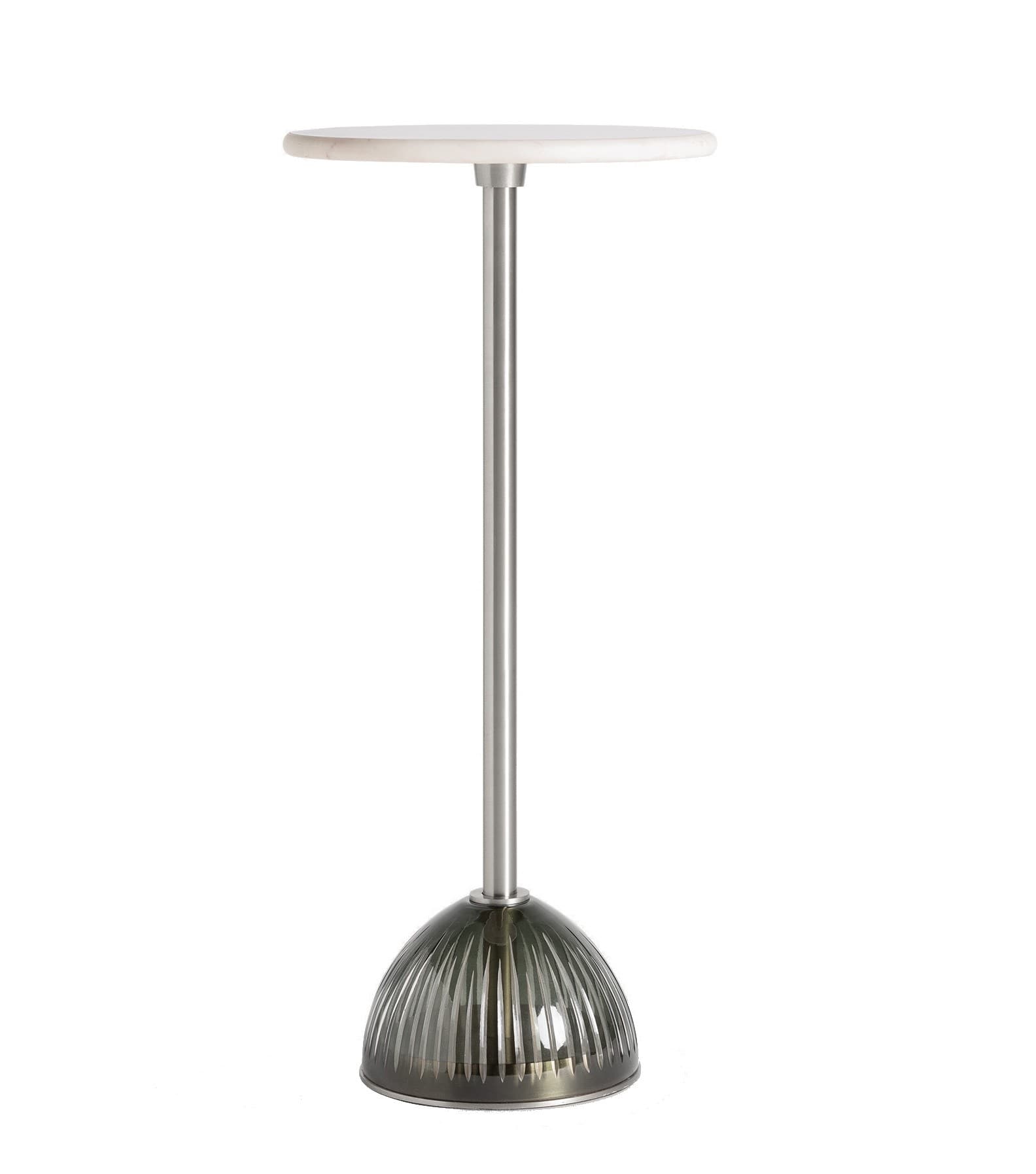 Estila Glamour okrúhly príručný stolík Rosabelle z bieleho mramoru so zelenou sklenenou podstavou s kovovou striebornou nohou 70 cm 1
