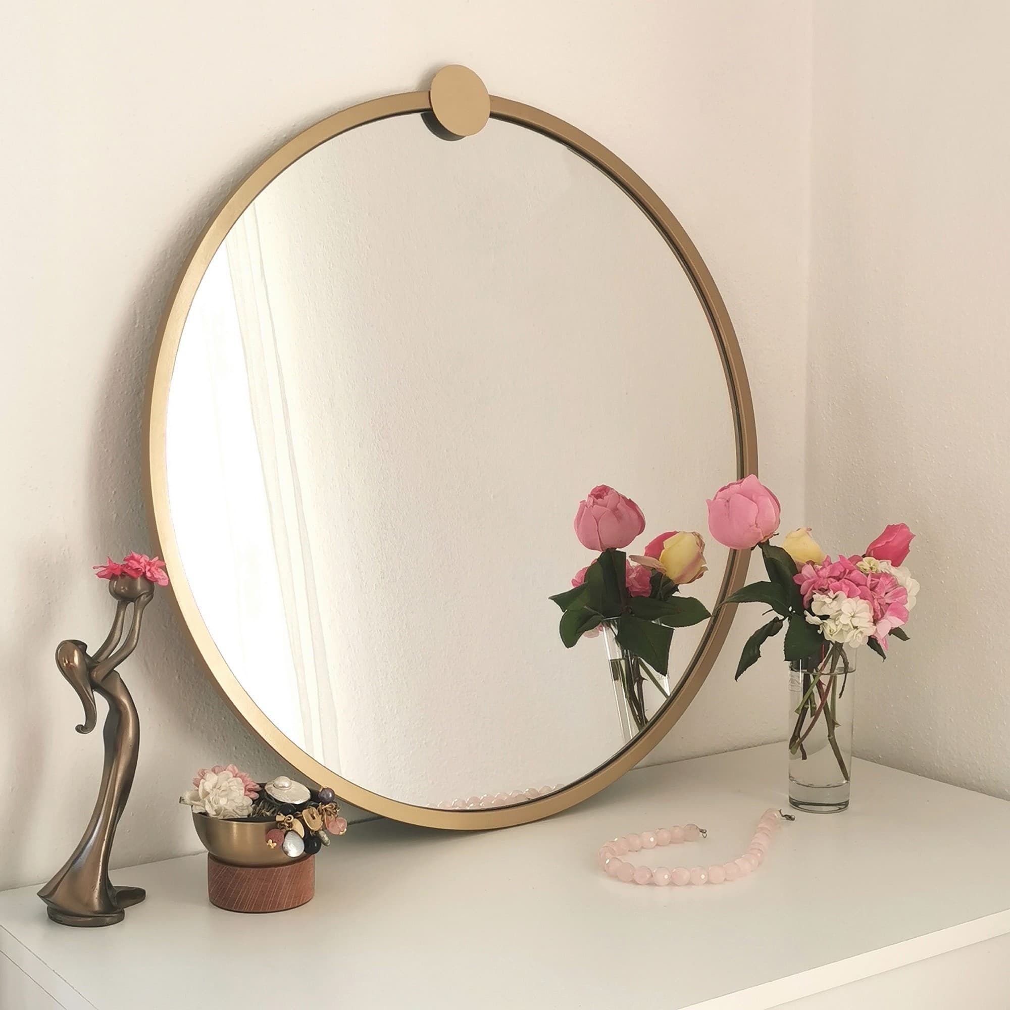 Okrúhle nástenné zrkadlo Lakar 60 cm zlaté