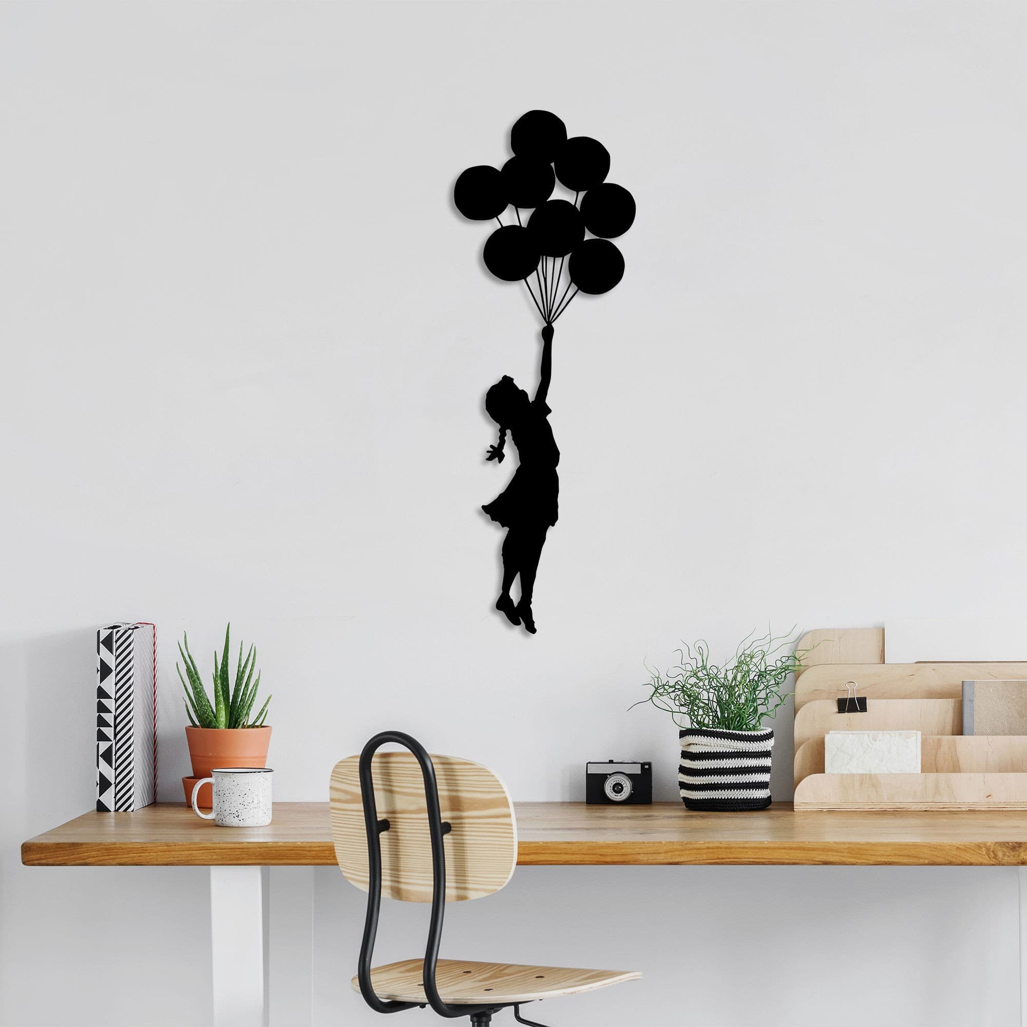 Nástenná kovová dekorácia Banksy 12 čierna 1