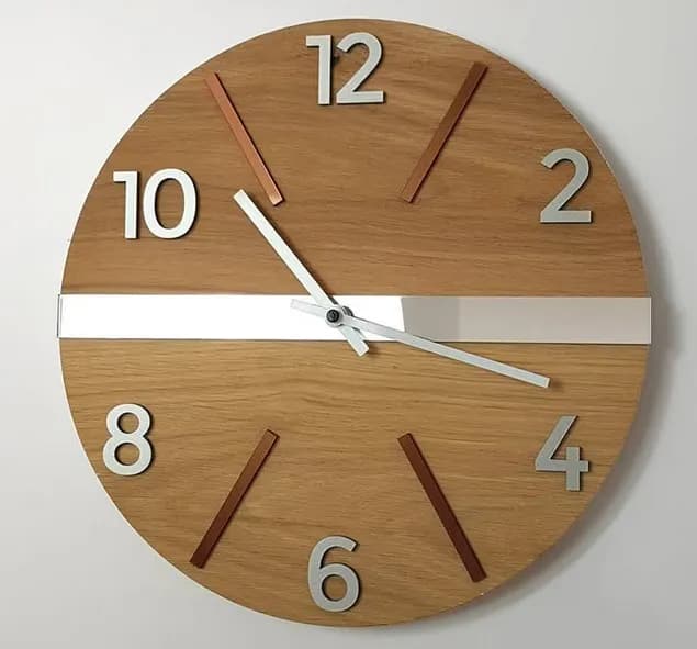 Drevené nástenné hodiny Aksel 33 cm dub prírodná/medená/strieborná