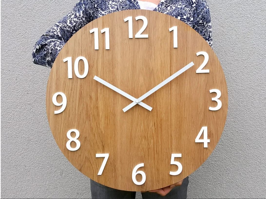 Drevené nástenné hodiny Amadeus 49 cm hnedá/biela